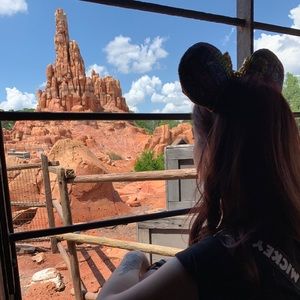 Meet your Posher, Felicia